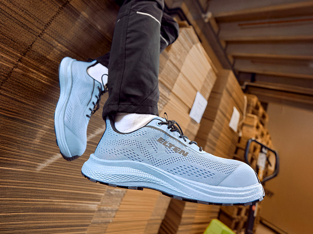 ELTEN Modell TAVIXX XXFE blue Low ESD S1 in Hellblau