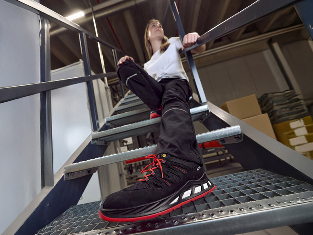 ELTEN Modell MADDOX XXR black-red Low ESD S3S